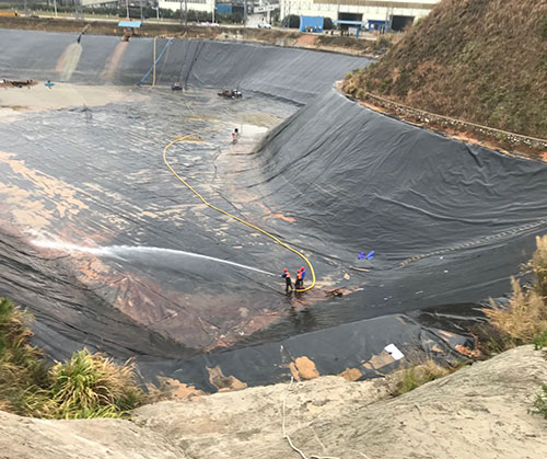 谷城废水池清理