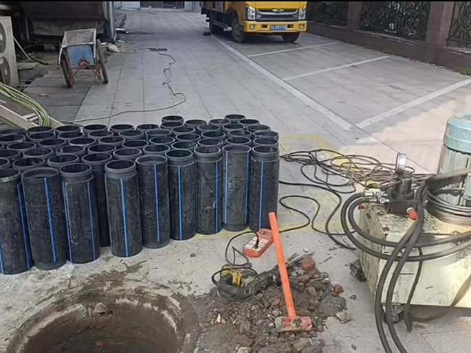 谷城PE置换管厂家 DN315置换管 非开挖管短管置换